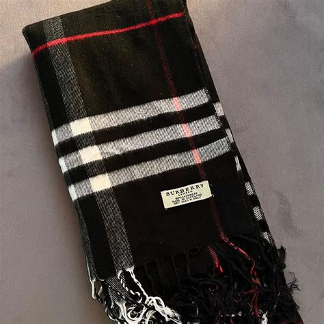 halsduk herr burberry|burberry silk scarf.